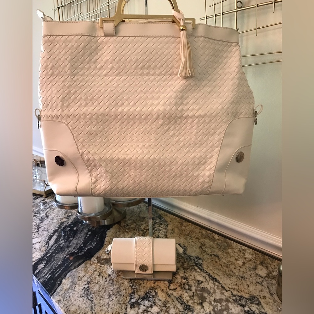 JM large white handbag